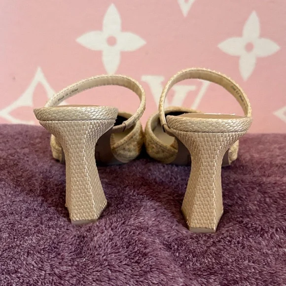 Dolce Vita Beige Woven Pointed Mules - Picture 2 of 3